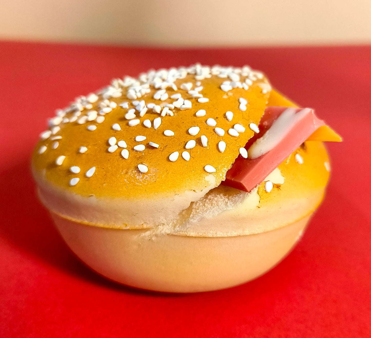 Classic Burger Fridge Magnet – Handmade Fast-Food Décor with Realistic Layers