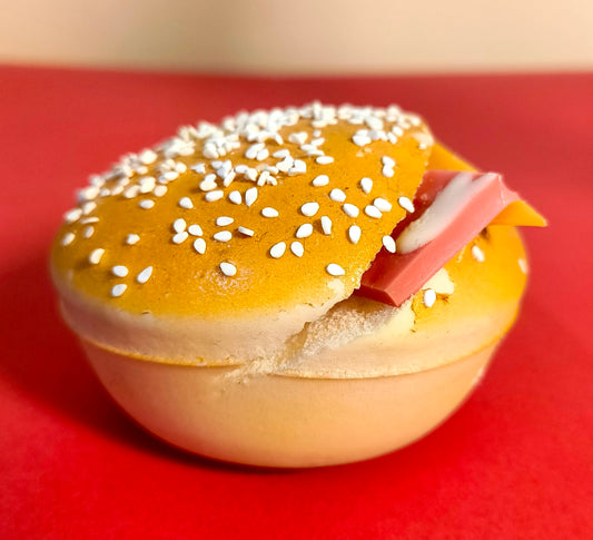 Classic Burger Fridge Magnet – Handmade Fast-Food Décor with Realistic Layers