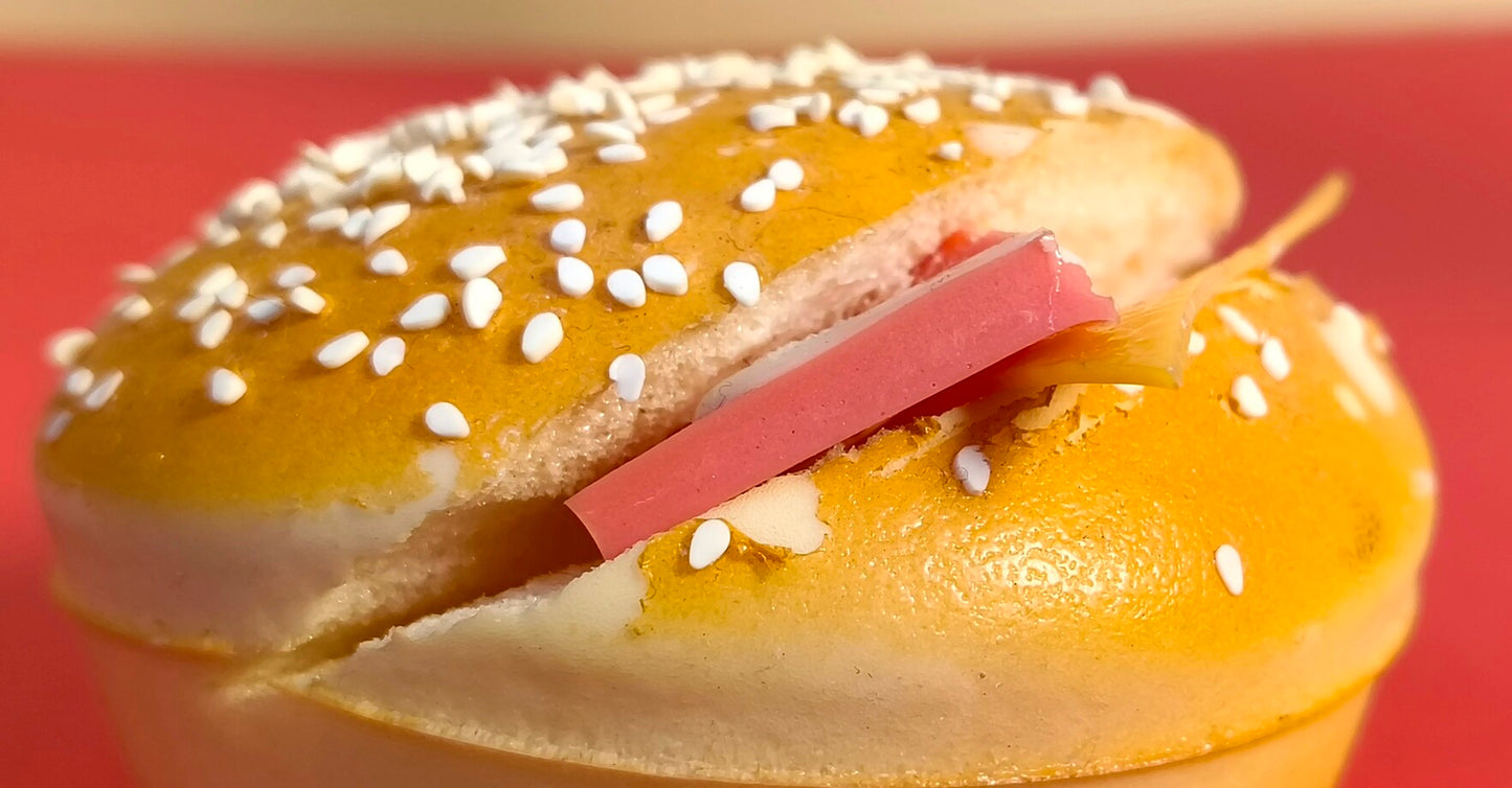 Classic Burger Fridge Magnet – Handmade Fast-Food Décor with Realistic Layers