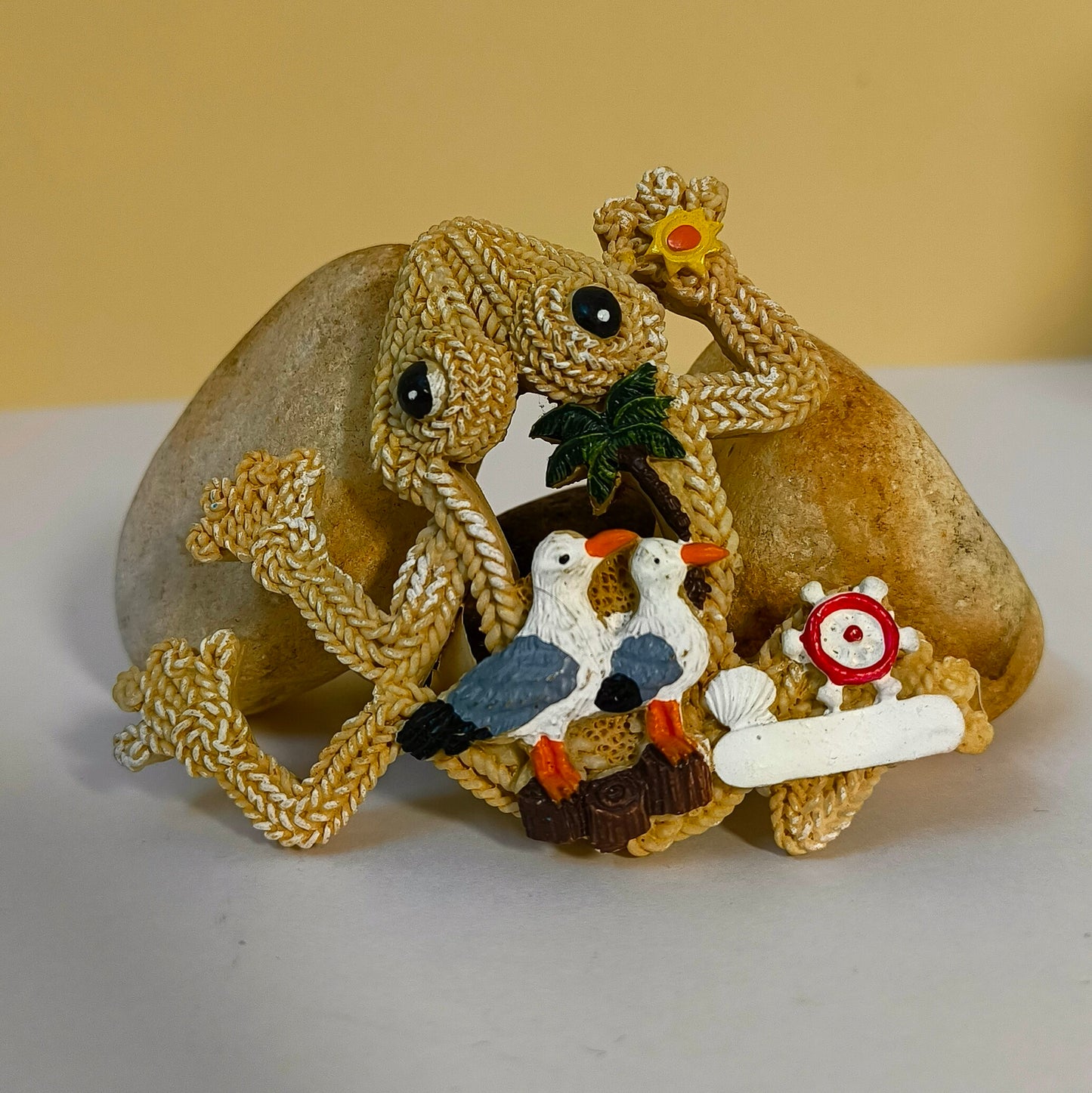 Sunny Beach Frog Fridge Magnet – Handmade Coastal Décor with Palm Trees, Seagulls & Nautical Summer Vibes