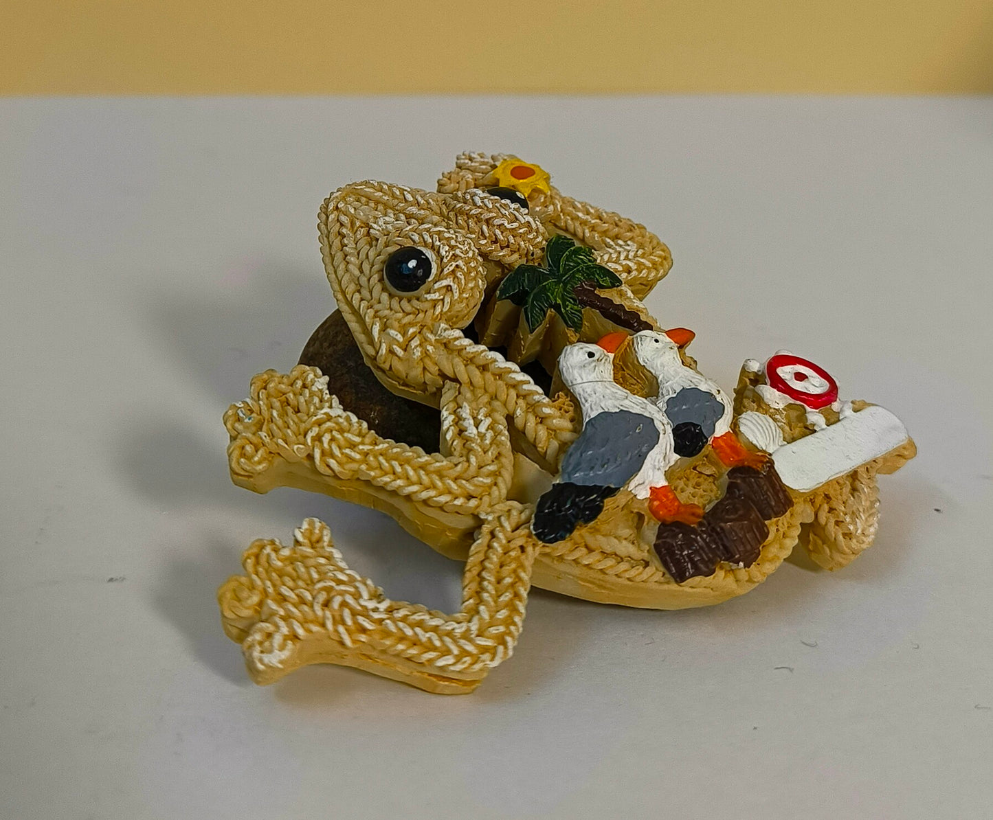 Sunny Beach Frog Fridge Magnet – Handmade Coastal Décor with Palm Trees, Seagulls & Nautical Summer Vibes