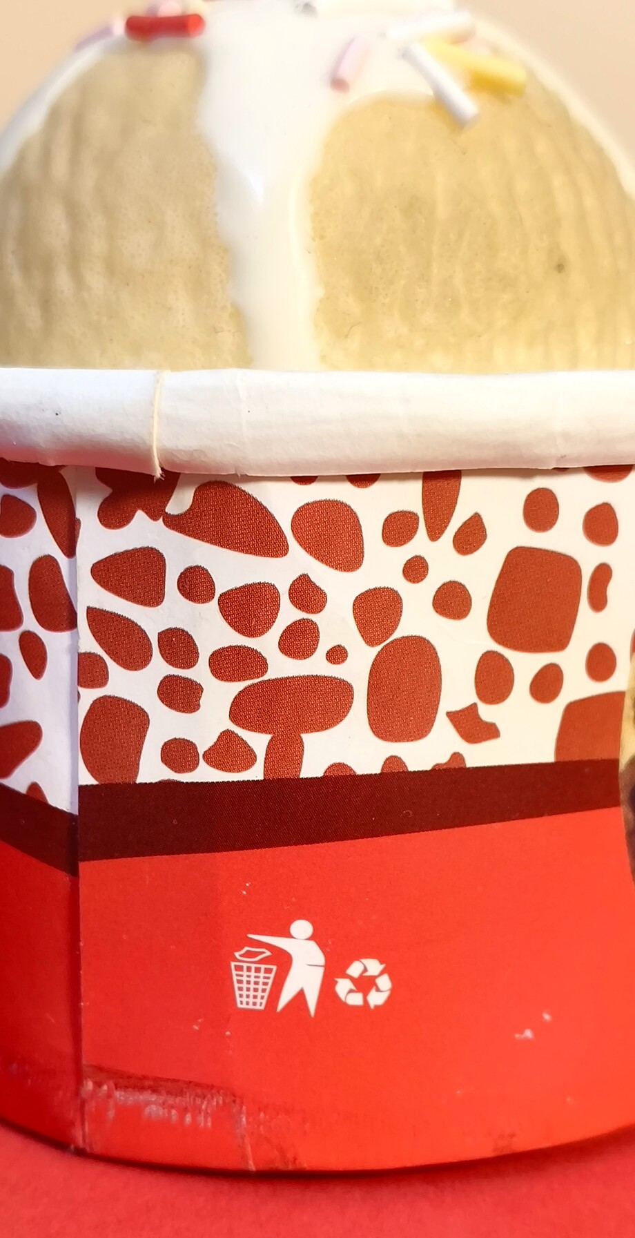 Vanilla Cupcake Fridge Magnet – Handmade Cupcake Décor with Drizzle & Sprinkles