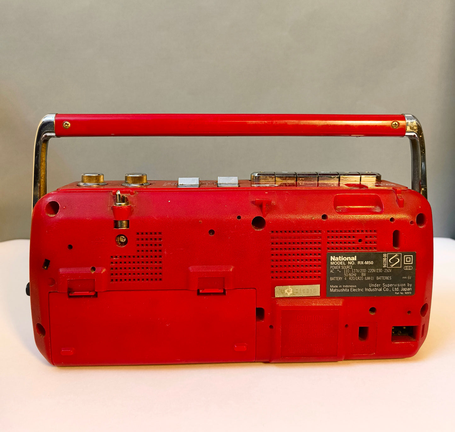 Vintage Red Radio Cassette Player – National Brand Collectible Retro Radio for Home Décor & Music Enthusiasts